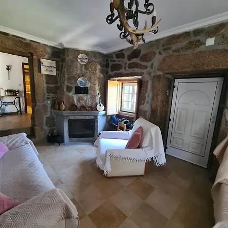 Casa Pedrinhas Pousade גוארדה