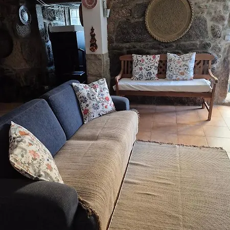 Casa Pedrinhas Pousade * 과르다